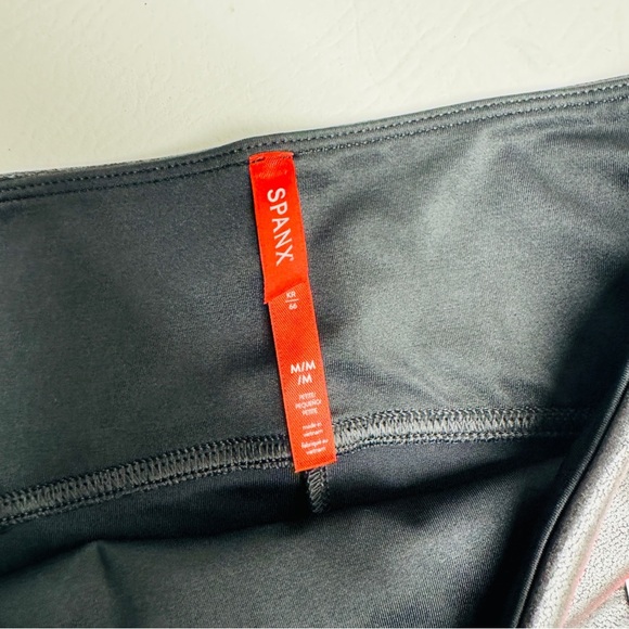 SPANX FAUX LEATHER LEGGINGS PETITE SIZE M NWT - Picture 4 of 9